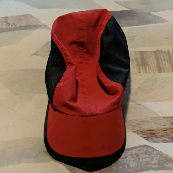 brooks run thru hat